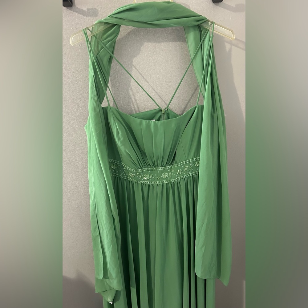 David’s Bridal Size 22 Formal Gown — Beautiful Green Like New Condition - Picture 8 of 9